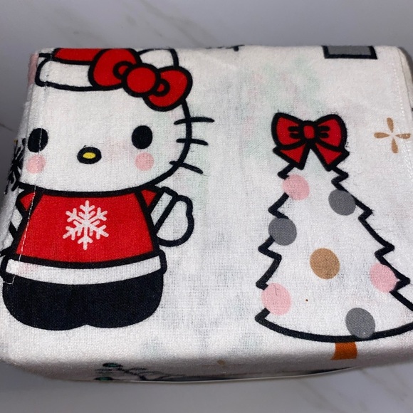 Hello Kitty Christmas three-piece flannel twin sheet set - Picture 6 of 6